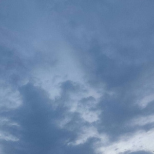 女生让男生看她的小笼包
